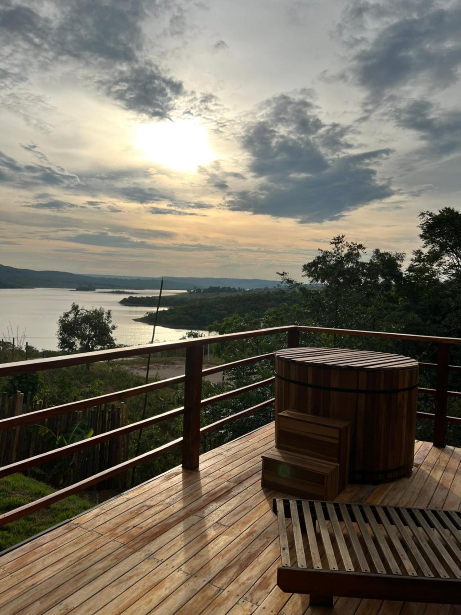 Alexania Chale Recanto - Ofuro, Banheira, Vista, Cachoeira E Lago מראה חיצוני תמונה